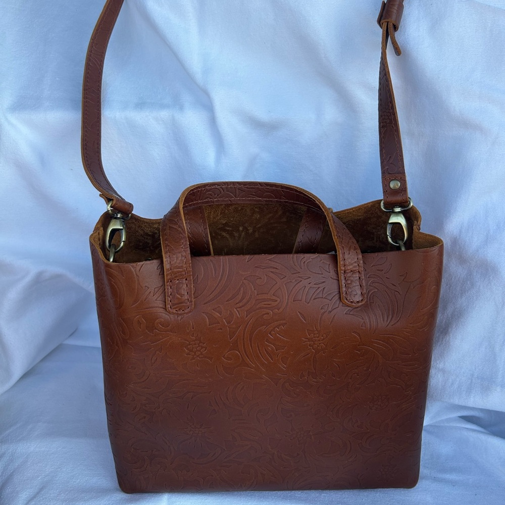 Meadow Classic Crossbody Tote - Picture 2 of 4